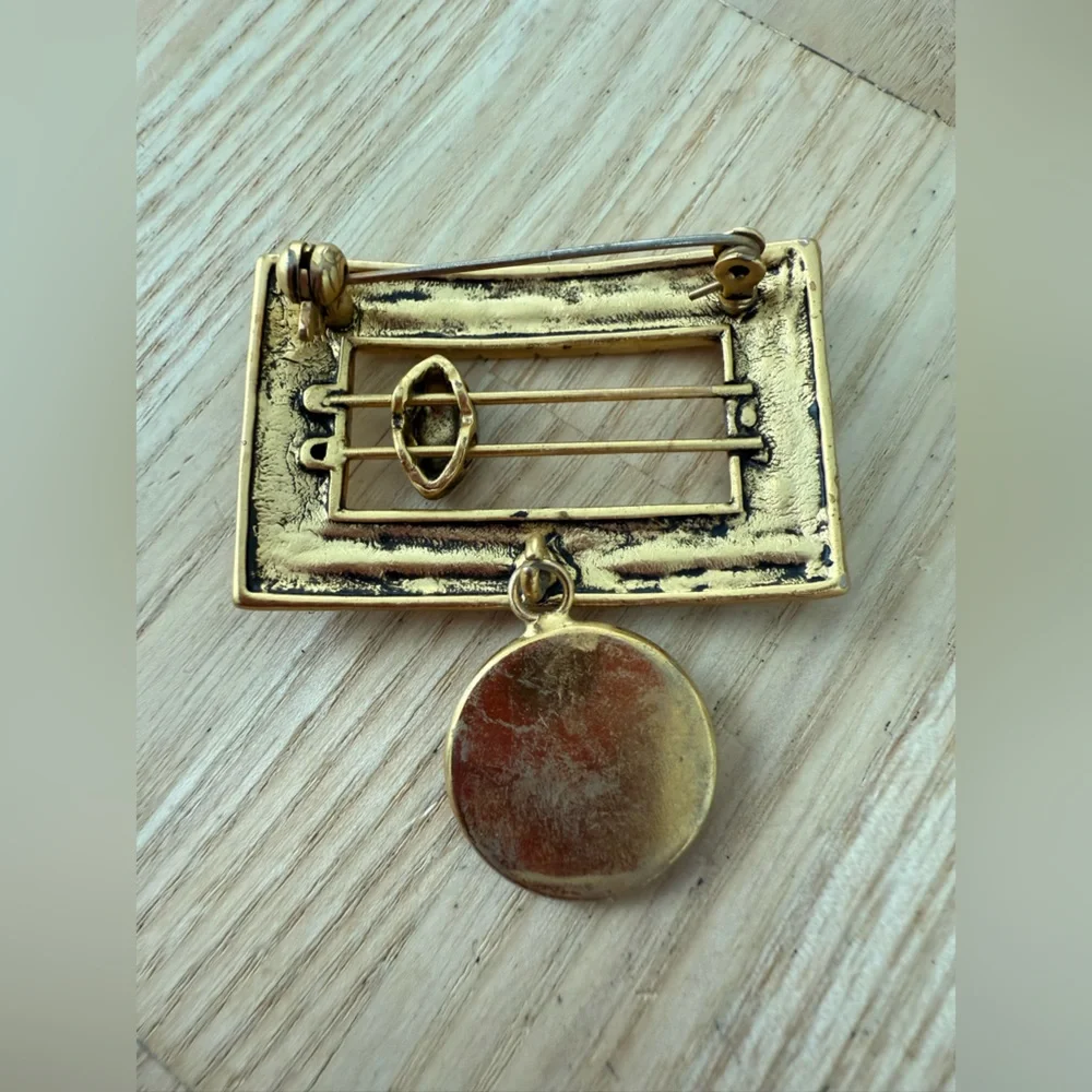 Oklahoma university brooch pin touchdown gold tone with sliding football